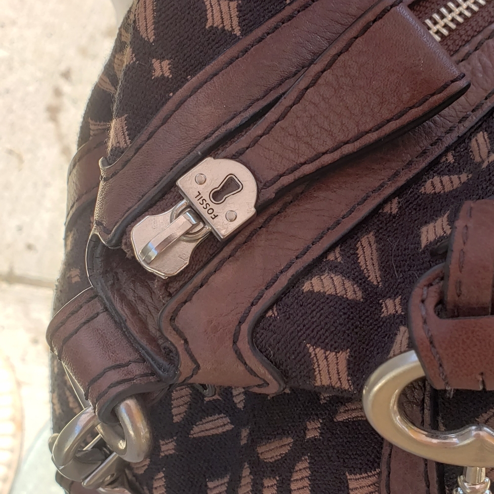 VINTAGE FOSSIL CONVERTIBLE BAG - Picture 4 of 7